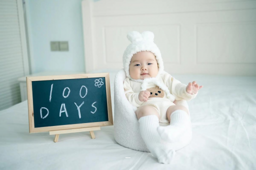 安康四个月宝宝咬下嘴唇