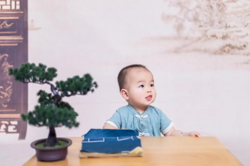 安康宝宝吐黄水是怎么回事